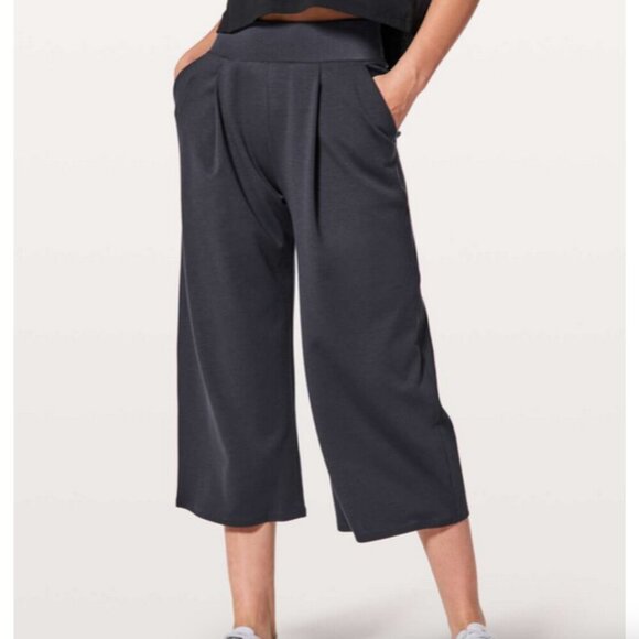 Lululemon Can You Feel The Pleat Crop 21" Pant - Picture 1 of 4